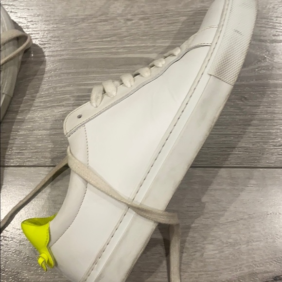 Shoes - Picture 4 of 5